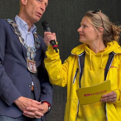 Bild vergr&ouml;&szlig;ern: Am Mikrofon von Antenne Brandenburg